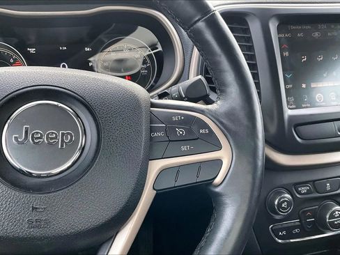 Used 2016 Jeep Cherokee Limited AWD/4WD image 18