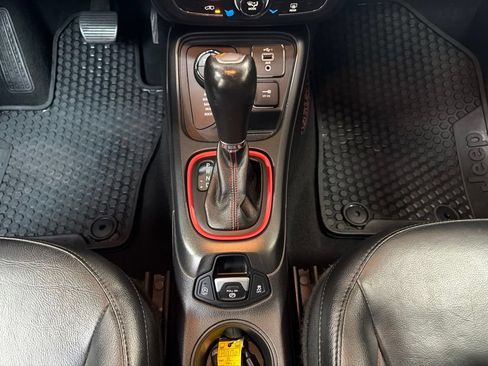 Used 2019 Jeep Compass Trailhawk AWD/4WD image 21