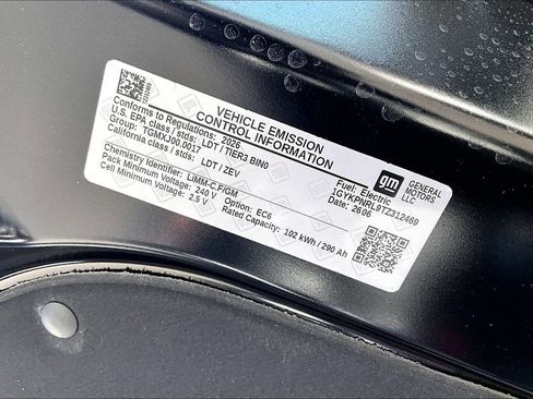 New 2026 Cadillac Lyriq Luxury w/ LPO, Floor Liner Package AWD/4WD image 35