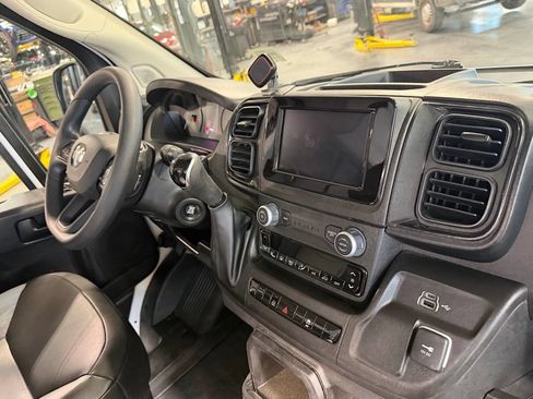 Used 2026 RAM ProMaster 2500 w/ Convenience Group FWD image 28