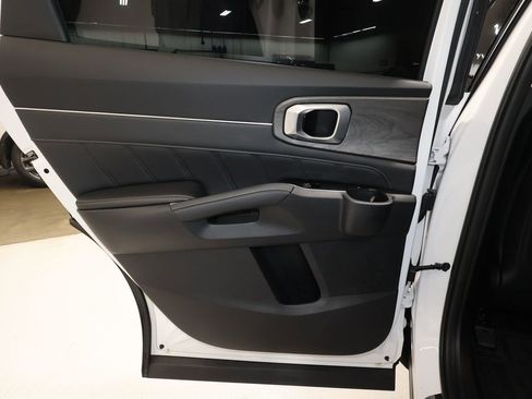 Used 2025 Kia Sorento SX image 21