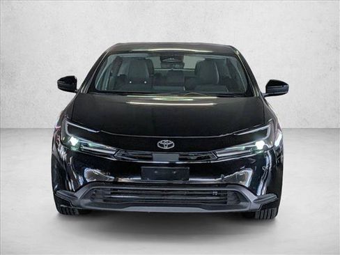 Used 2024 Toyota Prius LE FWD image 2