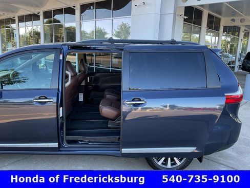 Used 2020 Toyota Sienna Limited Premium w/ Carpet Mat Package AWD/4WD image 19