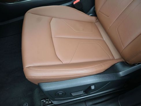 Used 2024 Audi Q3 2.0T Premium w/ Convenience Package image 22