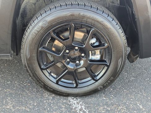 Used 2020 Jeep Renegade Altitude w/ UConnect 8.4 Nav Group image 10