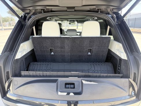 Used 2023 Land Rover Range Rover Long Wheelbase Autobiography image 15