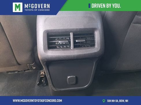 Used 2018 Chevrolet Equinox LT AWD/4WD image 17