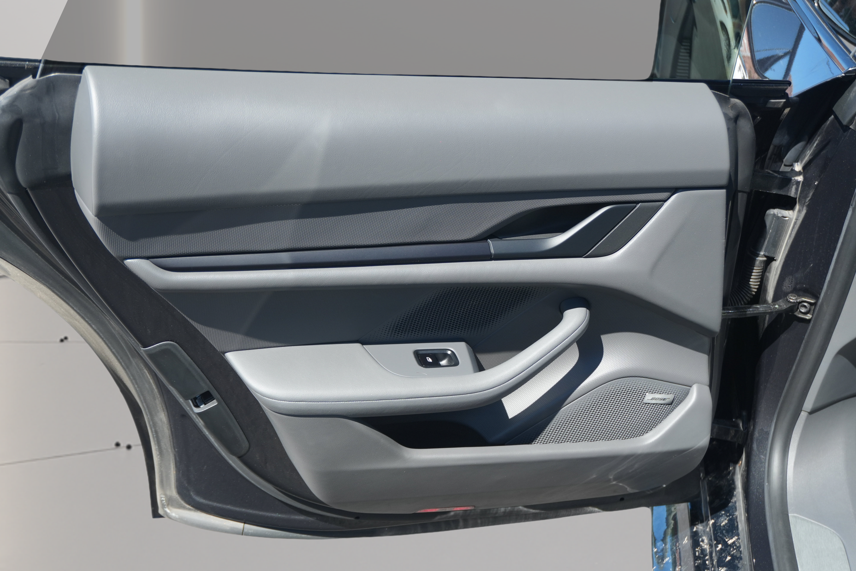 Used 2021 Porsche Taycan 4S AWD/4WD image 25