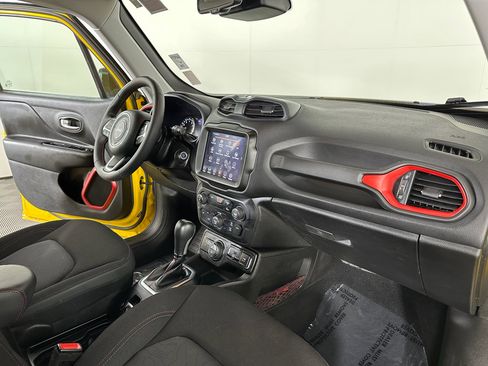 Used 2023 Jeep Renegade Trailhawk image 21