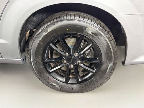 Used 2015 Dodge Grand Caravan SE w/ Quick Order Package 29E SE FWD image 32
