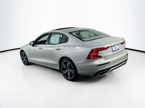Used 2022 Volvo S60 T8 R-Design Expression w/ Premium Package image 7