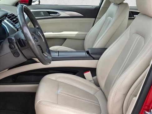 Used 2020 Lincoln MKZ w/ Convenience Package image 17