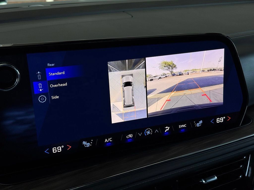 Used 2025 Chevrolet Tahoe LT RWD image 5