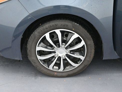 Used 2014 Toyota Corolla LE image 27