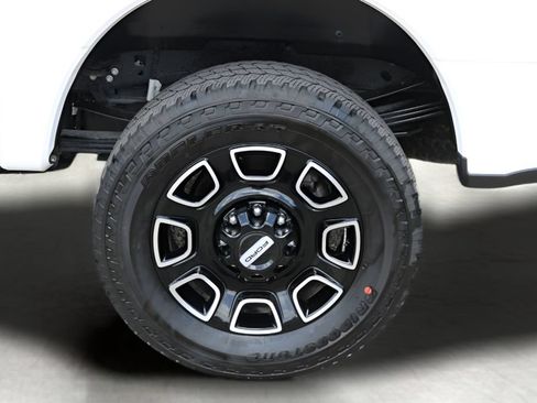 Used 2026 Ford F250 Platinum AWD/4WD image 9