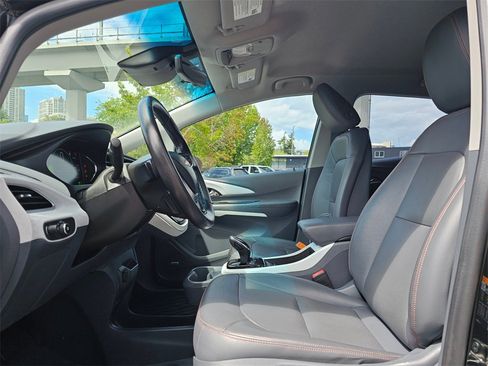 Used 2020 Chevrolet Bolt Premier w/ Infotainment Package image 22