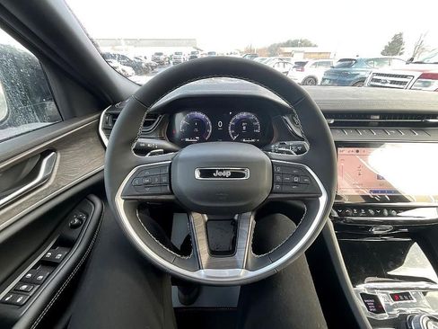 New 2026 Jeep Grand Cherokee Laredo image 21