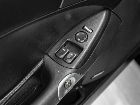 Used 2005 Chevrolet Corvette Convertible w/ Preferred Equipment Group RWD image 32