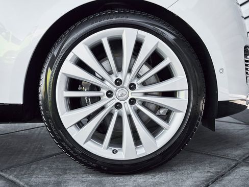 Used 2024 Land Rover Range Rover SV AWD/4WD image 20