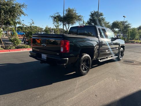 Used 2017 Chevrolet Silverado 1500 LTZ Z71 w/ Midnight Edition AWD/4WD image 5
