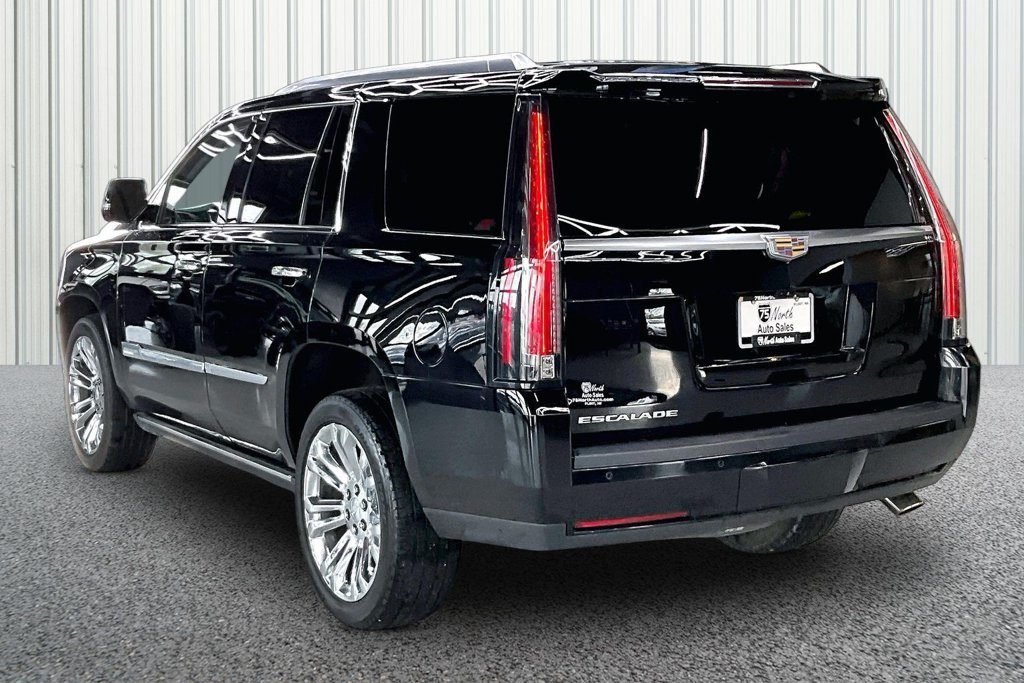 Used 2019 Cadillac Escalade Premium Luxury w/ LPO, Radiant Package AWD/4WD image 4