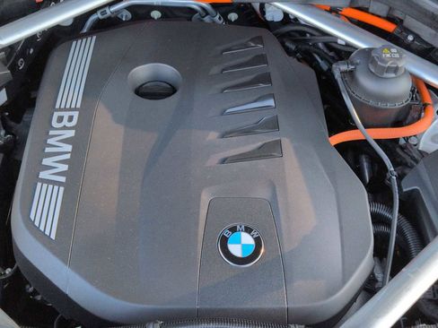 New 2026 BMW X5 xDrive50e w/ Executive Package image 15