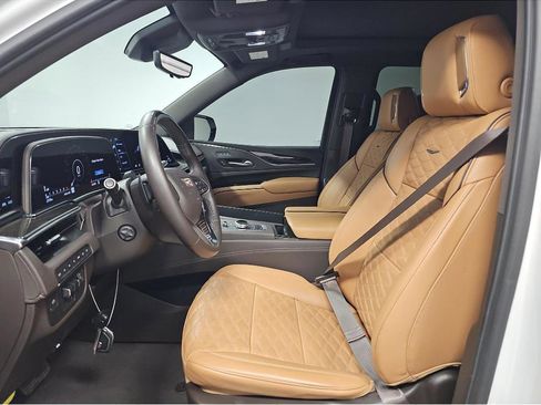 Used 2024 Cadillac Escalade ESV Sport w/ Touring Package AWD/4WD image 7