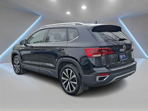 Used 2022 Volkswagen Taos SE image 4