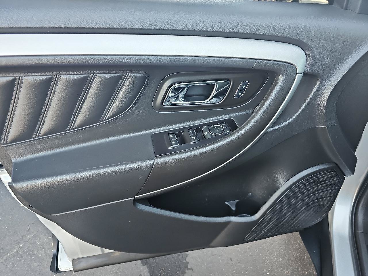 Used 2018 Ford Taurus SEL w/ Equipment Group 201A AWD/4WD image 10