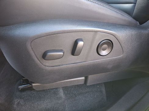 Used 2024 GMC Acadia Elevation image 29