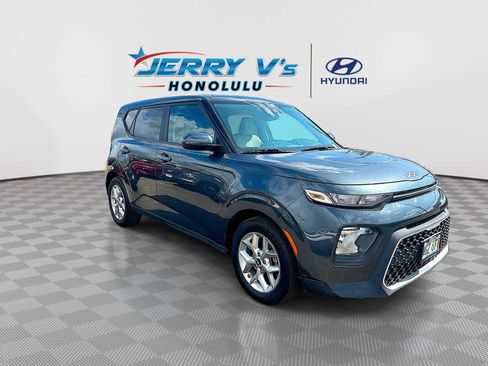 Used 2022 Kia Soul S image 2