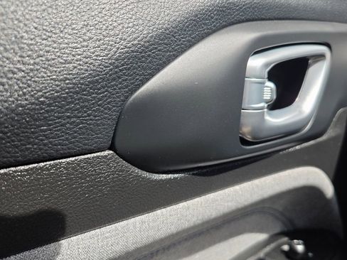 Certified 2022 Jeep Compass Latitude w/ Mopar Graphics Package image 24