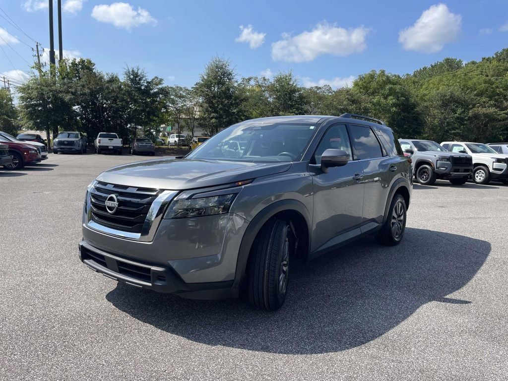 Used 2025 Nissan Pathfinder SV FWD image 7
