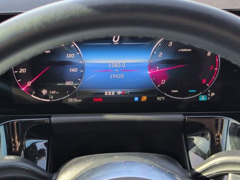 Used 2024 Mercedes-Benz GLA 250 4MATIC image 11