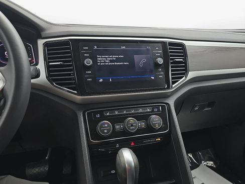 Used 2023 Volkswagen Atlas SE w/ Panoramic Sunroof Package FWD image 17