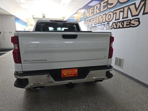 Used 2024 Chevrolet Silverado 1500 LT w/ Z71 Off-Road Package AWD/4WD image 6