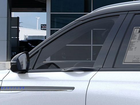 New 2025 Lincoln Nautilus Reserve image 20