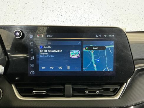 Used 2025 Chevrolet Equinox LT w/ Convenience Package II FWD image 11