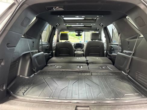 Used 2023 Chevrolet Traverse LT w/ LT Premium Package AWD/4WD image 56