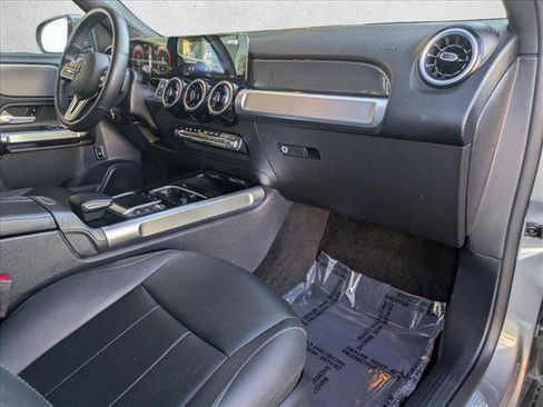 Used 2022 Mercedes-Benz GLB 250 image 20