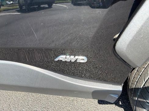 Used 2023 Toyota RAV4 LE AWD/4WD image 15