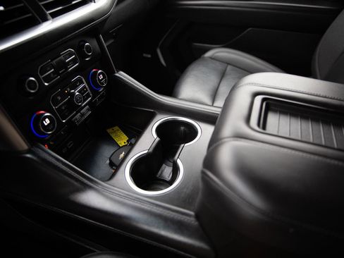 Used 2024 Chevrolet Tahoe LT image 11