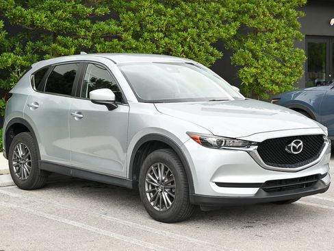 Used 2017 MAZDA CX-5 Touring image 3