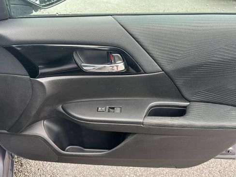 Used 2016 Honda Accord LX image 15