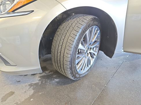 Used 2021 Lexus ES 350 w/ Premium Package FWD image 29