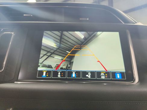 Used 2023 GMC Yukon XL Denali RWD image 33