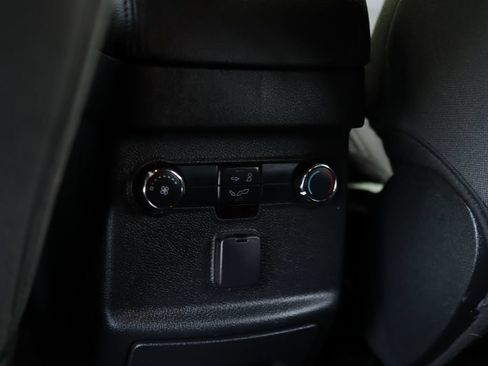 Used 2019 Ford Explorer XLT FWD image 24