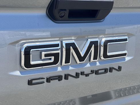 New 2026 GMC Canyon Elevation w/ LPO, Black Badging Package RWD image 26