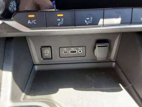 Used 2024 Nissan Sentra SV FWD image 29