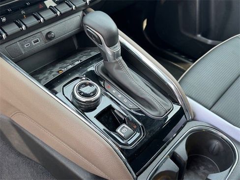 Used 2024 GMC Canyon Denali image 17